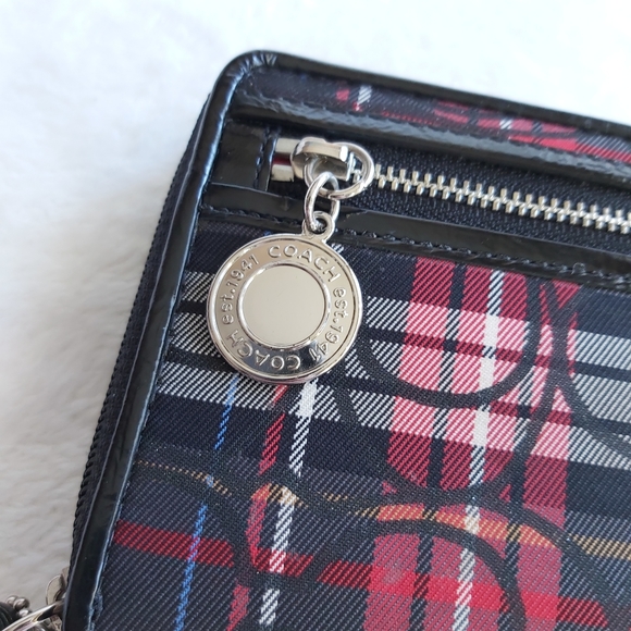 Coach Red & Black Tartan Zip Around Acordian Wristlet Wallet - Picture 4 of 13